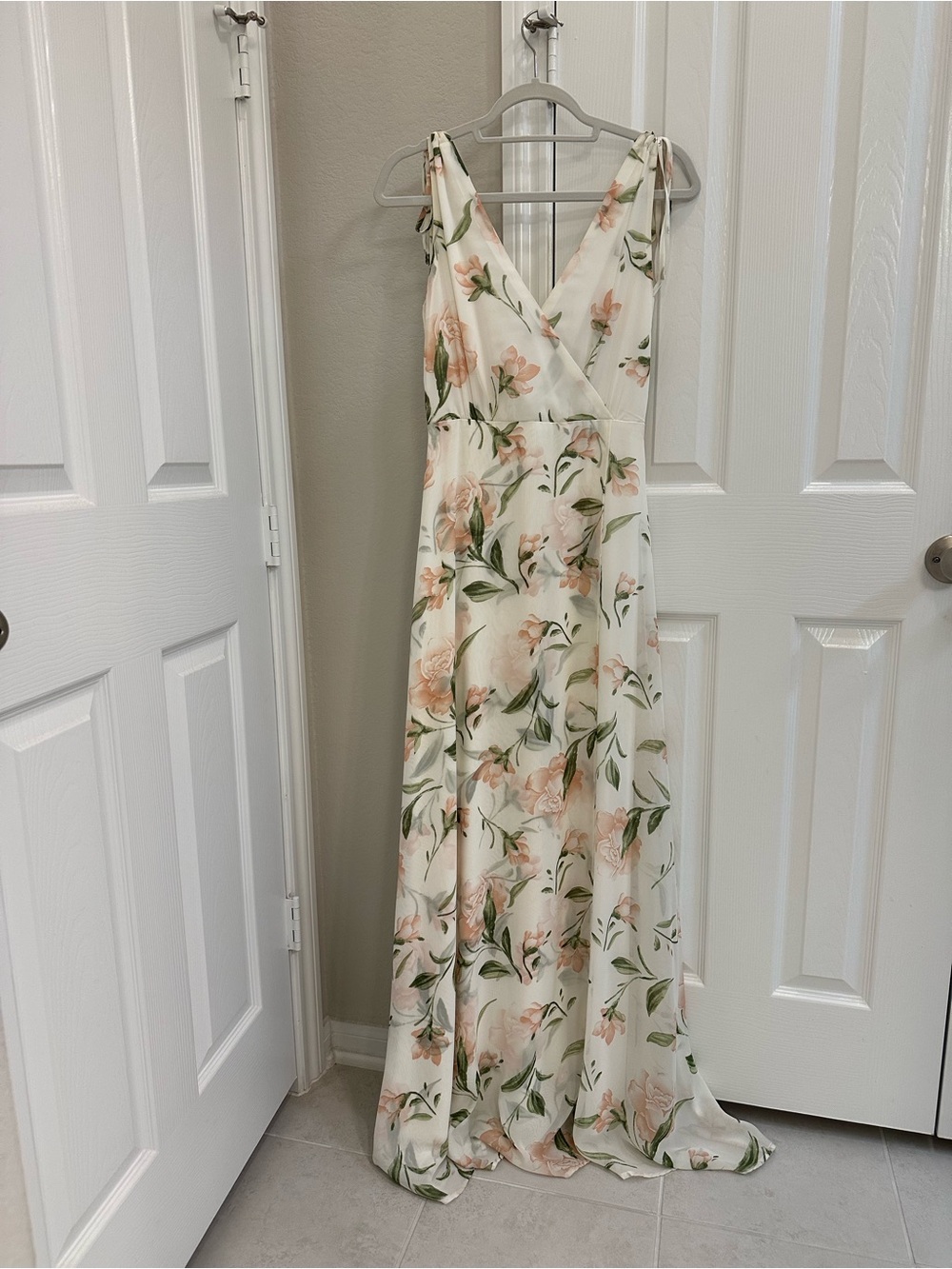 Women's Lulu’s Floral Maxi Dress - Cream with Peach Blossoms